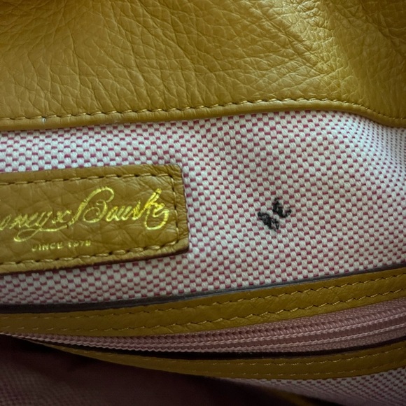 DOONEY & BOURKE Toffee Samba Logo Lock Sac with Keyring - Picture 10 of 12